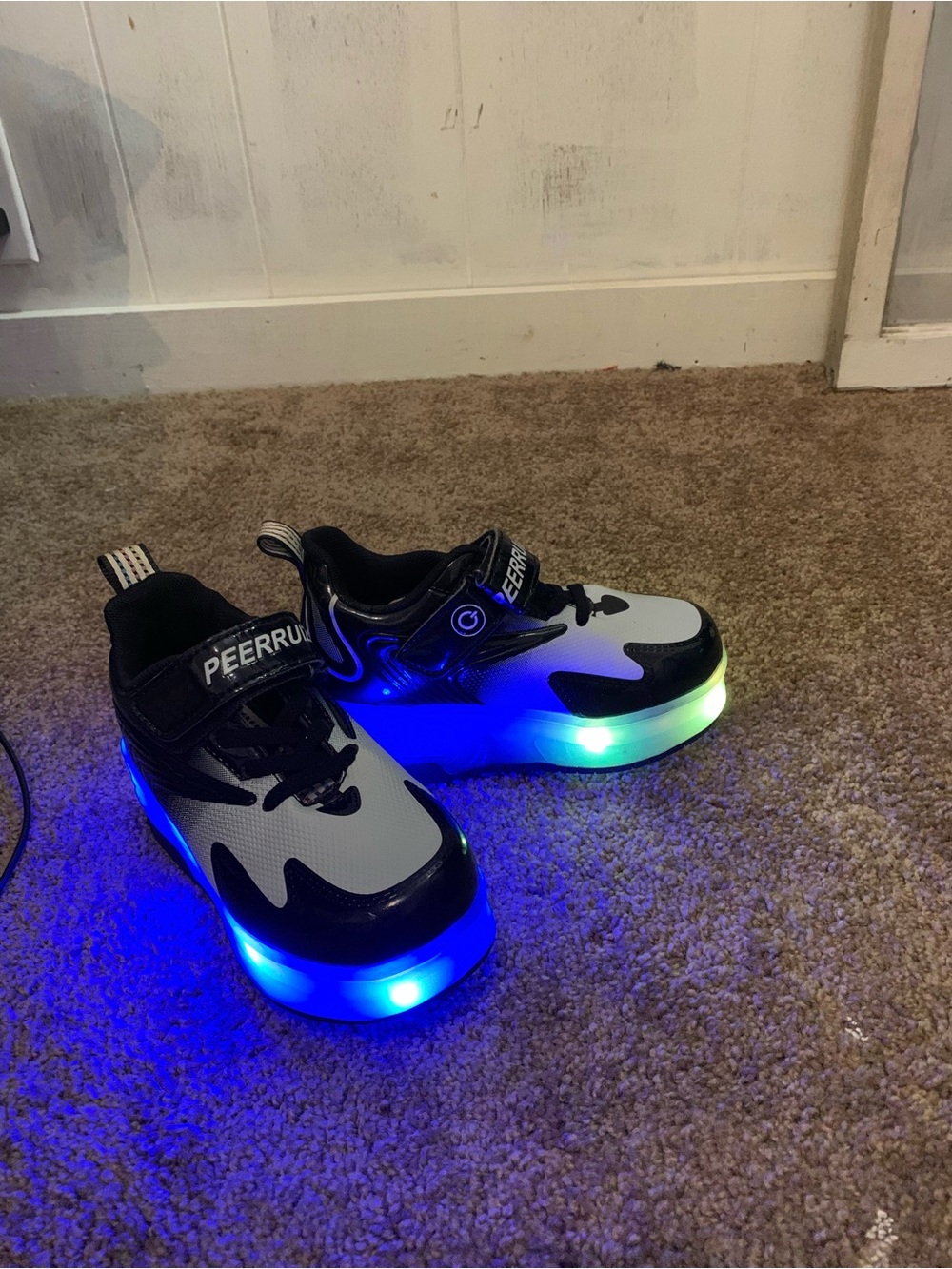 Kids LED Light-Up Sneakers white the pop out wheels